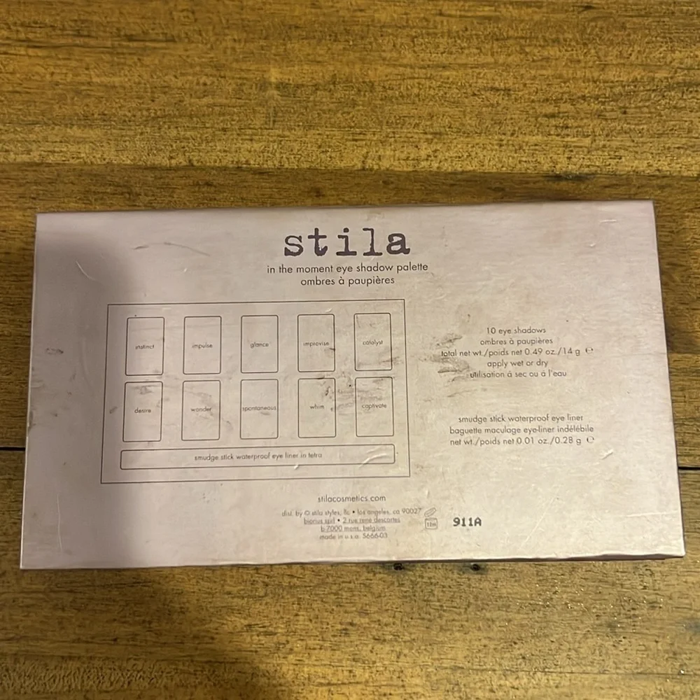 Stila in the moment eyeshadow palette